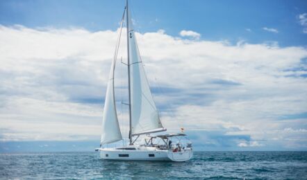 Oceanis-46-1-aussenaufnahme-04