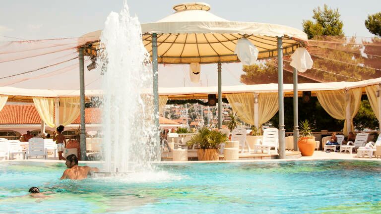 Ein wunderschöner Pool