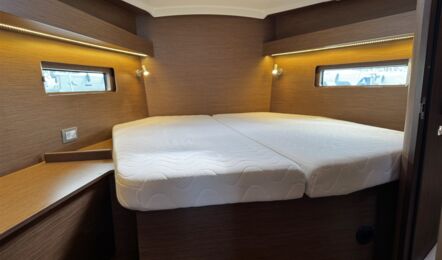 Oceanis-40-1-innenaufnahme-04