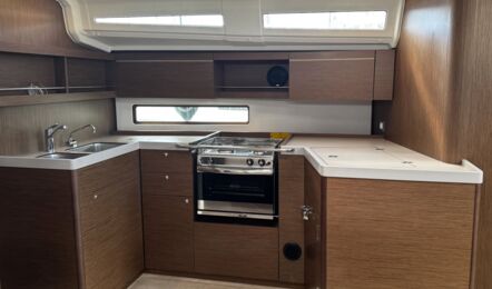 Oceanis-40-1-innenaufnahme-07