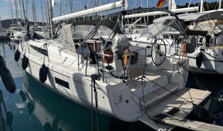 Oceanis-40-1-aussenaufnahme-03