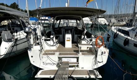 Oceanis-38-1-2-aussenaufnahme-02