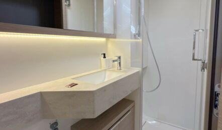 Lagoon-51-innenaufnahme-22