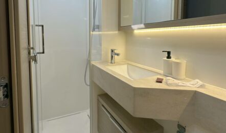 Lagoon-51-innenaufnahme-20