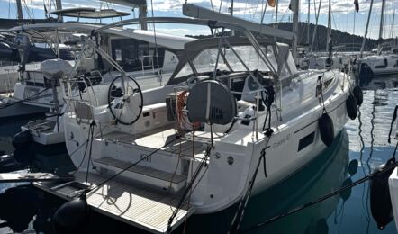 Oceanis-40-1-aussenaufnahme-04