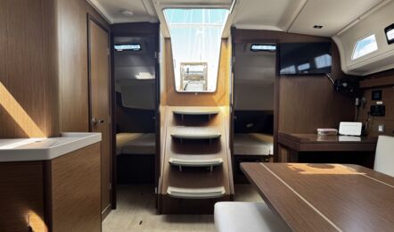 Oceanis-40-1-innenaufnahme-02