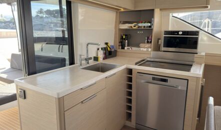 Lagoon-51-innenaufnahme-06