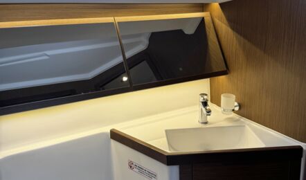 Oceanis-40-1-innenaufnahme-10