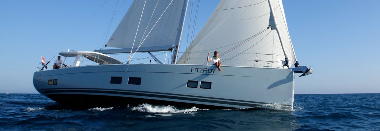 Steuerbord Aussenaufnahme der Hanse 588 „FitzRoy“ in Pula in Kroatien