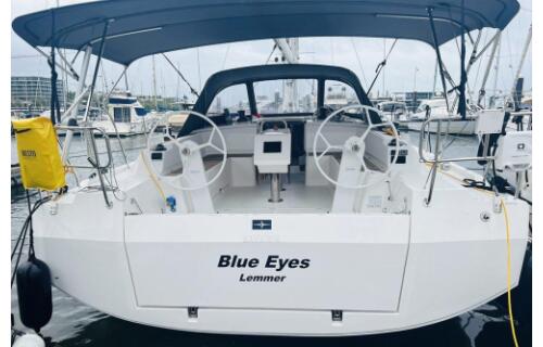 Bavaria C42 Blue Eyes