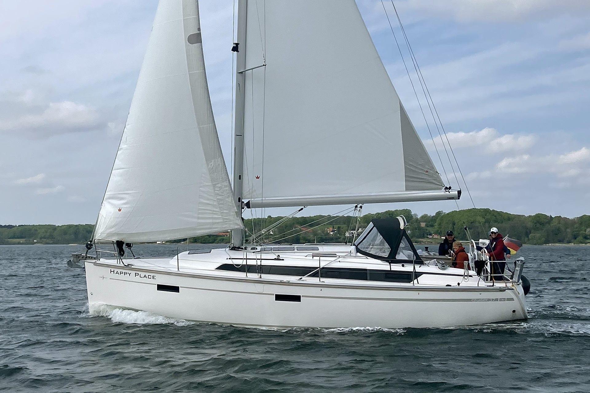 Bavaria Cruiser 37 Happy Place