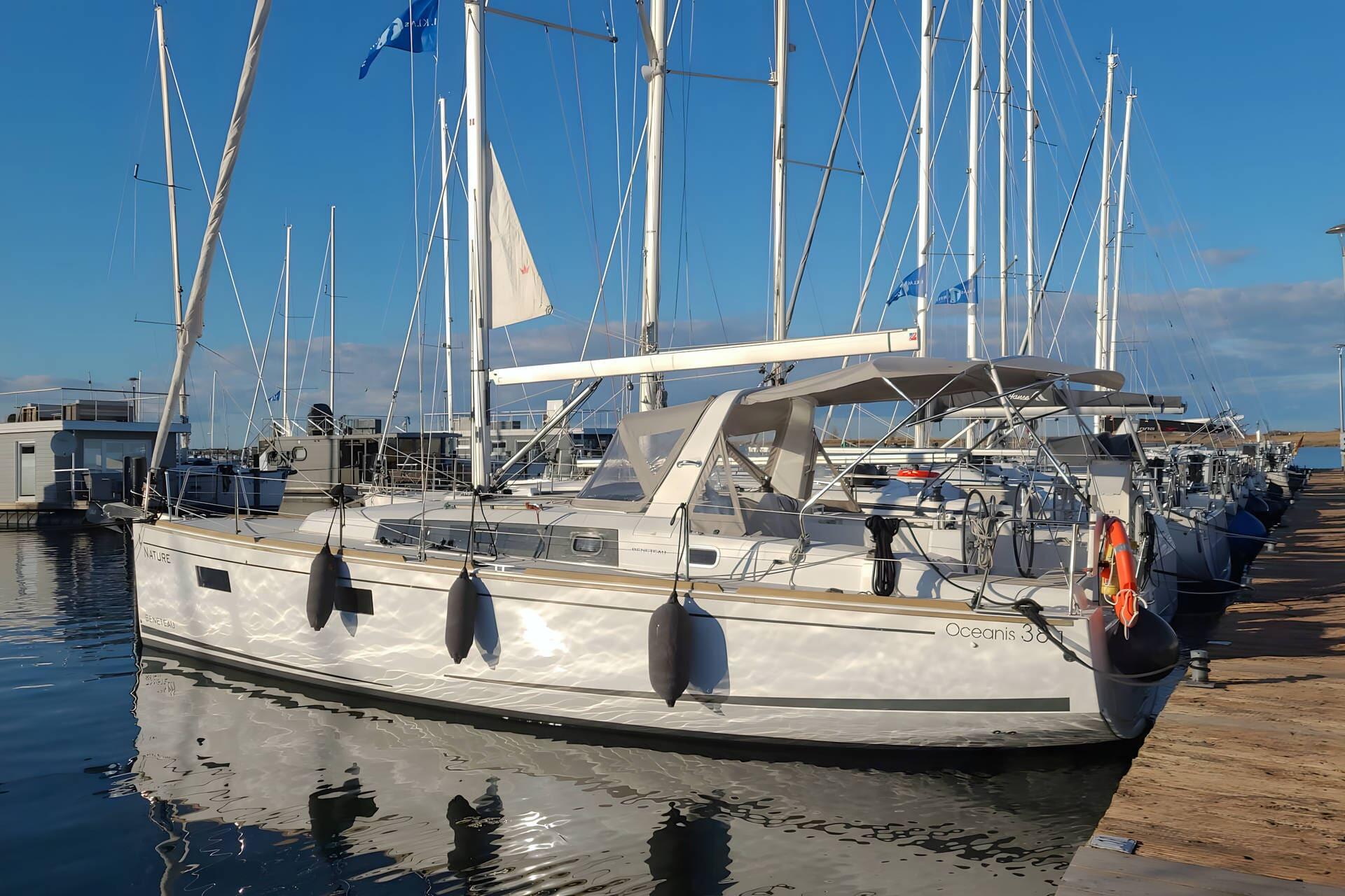 Oceanis 38.1 Nature
