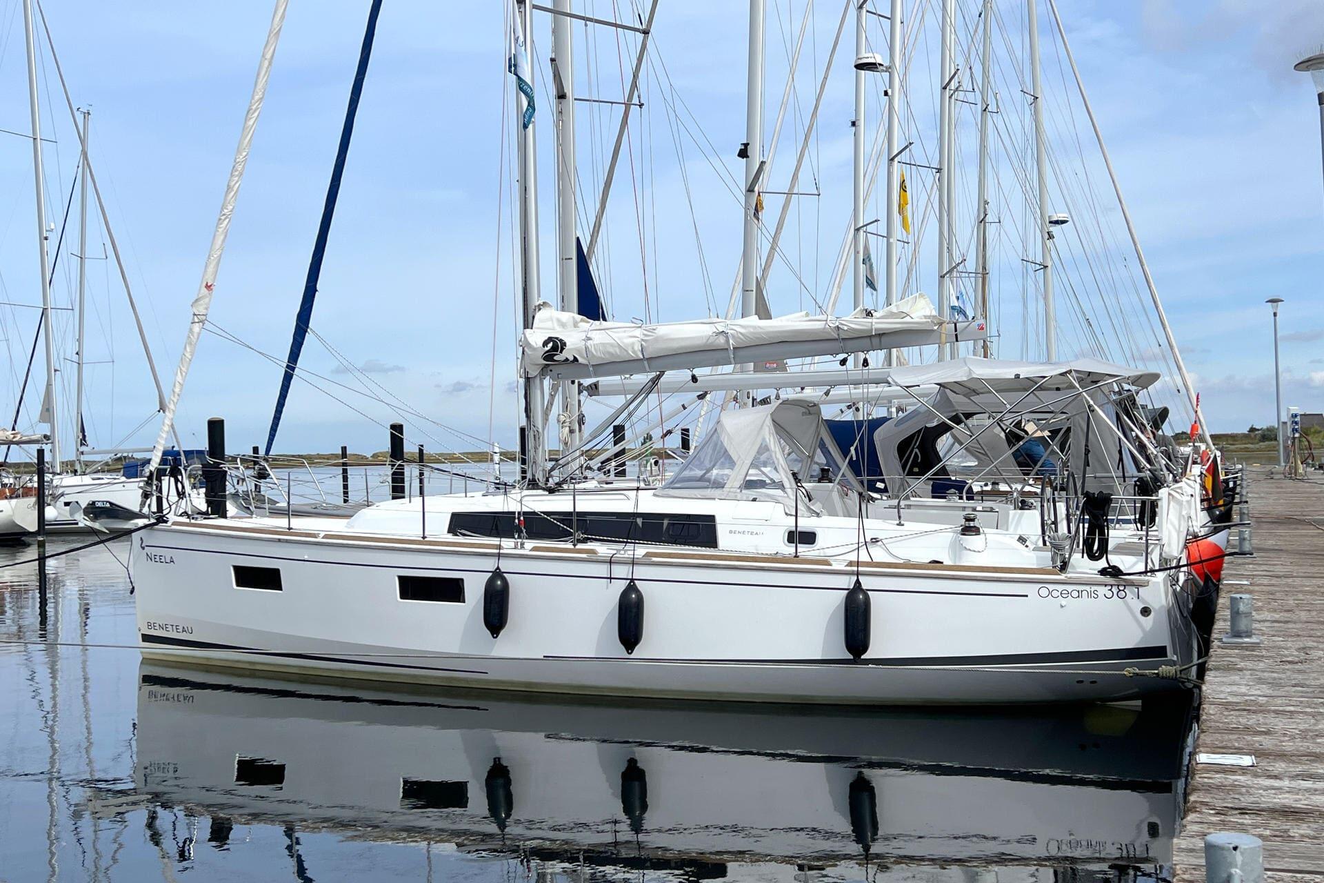 Oceanis 38.1 Neela