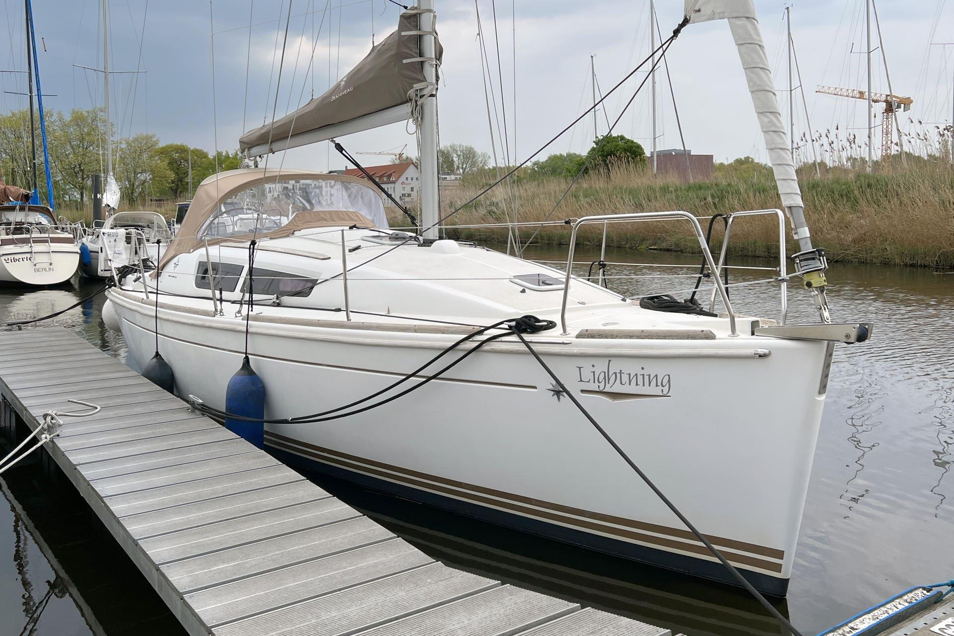 Sun Odyssey 30i Lightning