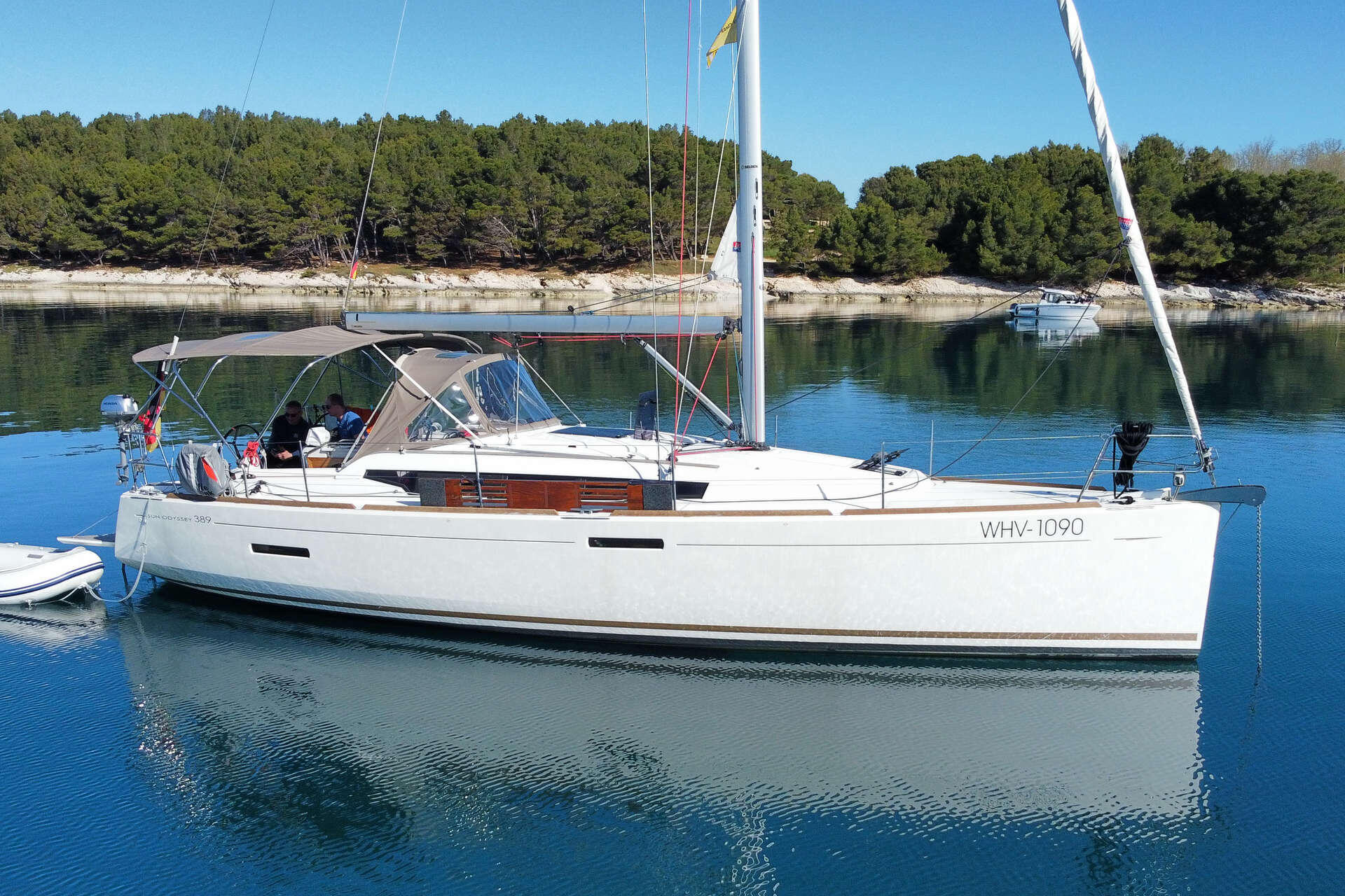 Sun Odyssey 389 Tina